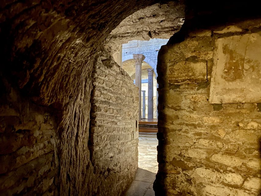 Rome: Catacombs & St Clement's Underground Semi-Private Tour - What Makes the Catacombs of Domitilla Different