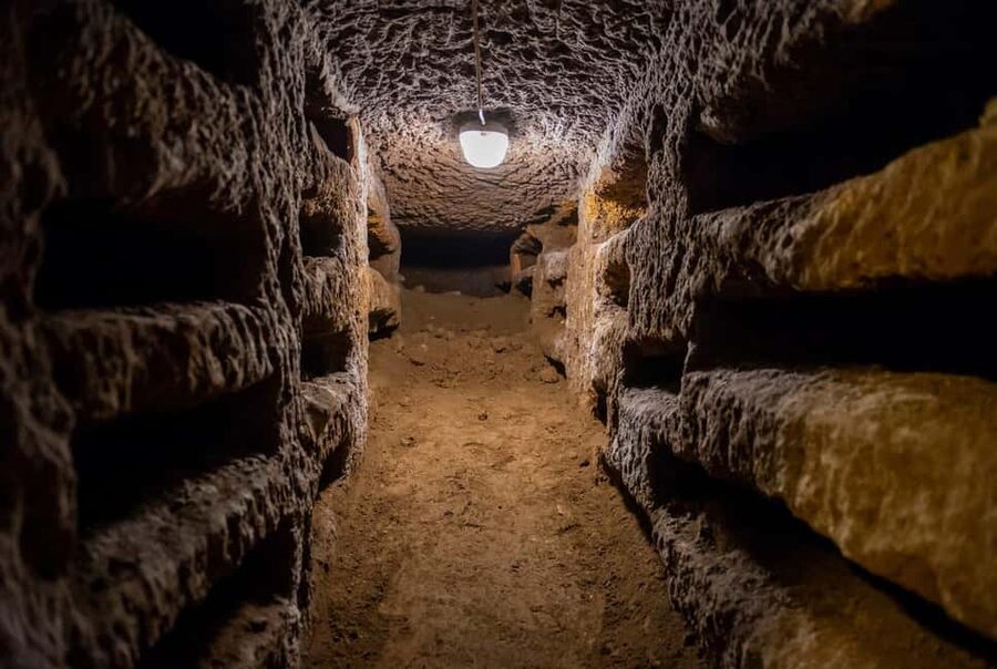 Rome Catacombs Underground Small Guided Tour with Transfer - Practical advice before you go