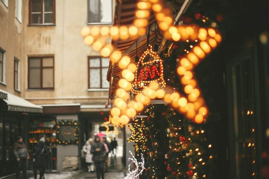 Rome: Christmas Lights Walking Tour - Via dei Coronari and Ponte Sant’Angelo