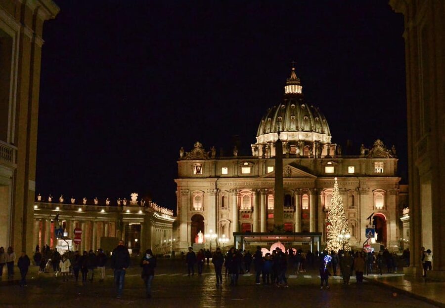 Rome: Christmas Lights Walking Tour - The Spanish Steps and Piazza di Spagna
