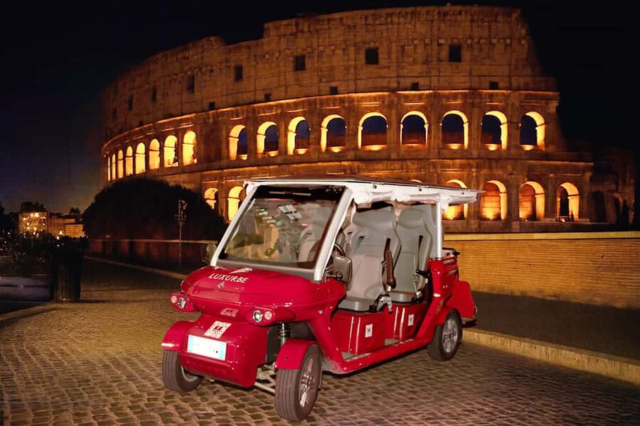 Rome: City Golf Cart at Night Tour - Piazza Navona slows the pace before the finale