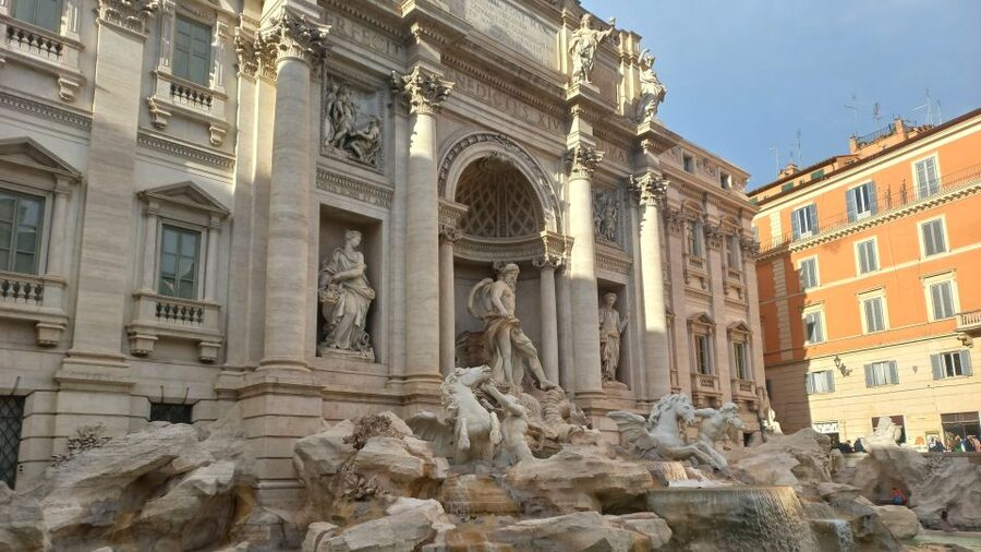 Rome: City Highlights Tour by Electric Golf Cart - Arriving at the Colosseum