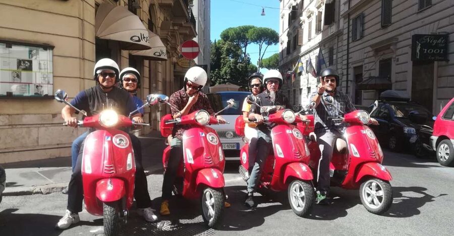 Rome: City Highlights Vespa Tour with Driver - Piazzas, basilicas, fountains, and Rome’s famous views