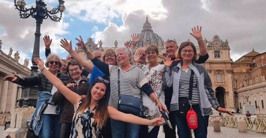Rome: City Highlights Walking Tour - What the guides add to the experience