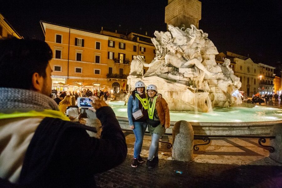 Rome: City Highlights Walking Tour with Local Guide - Trevi Fountain and the classic coin toss