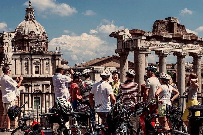 Rome City Small Group Bike Tour with quality Cannondale EBike - Piazza Navona and the Pantheon