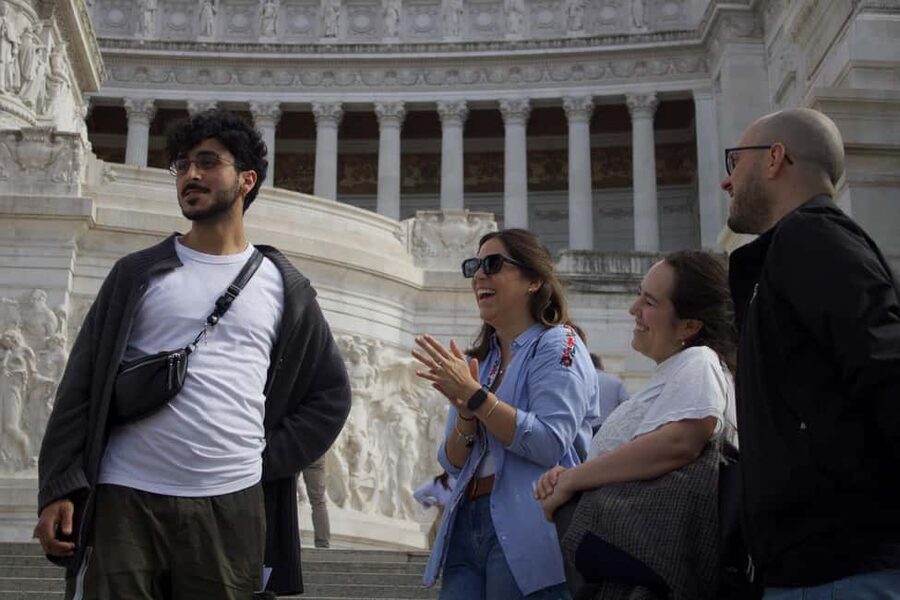 Rome: City Walking Tour in English or Spanish - Pace, comfort, and what to bring