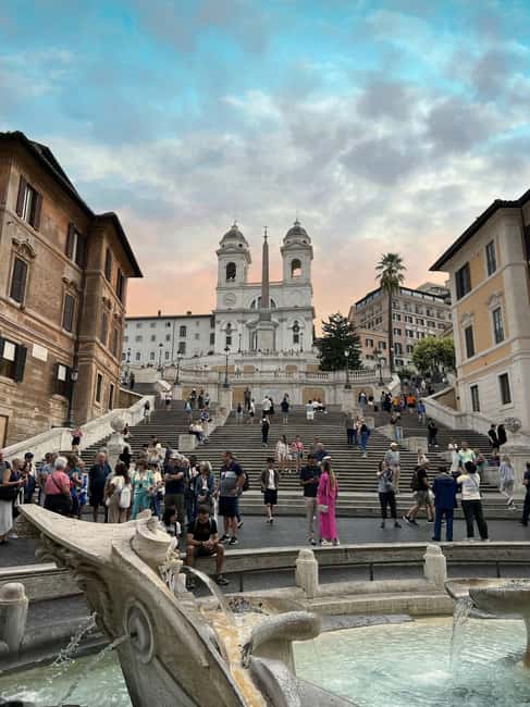 Rome: City walking tour. the beauty. - Finishing at the Colosseum