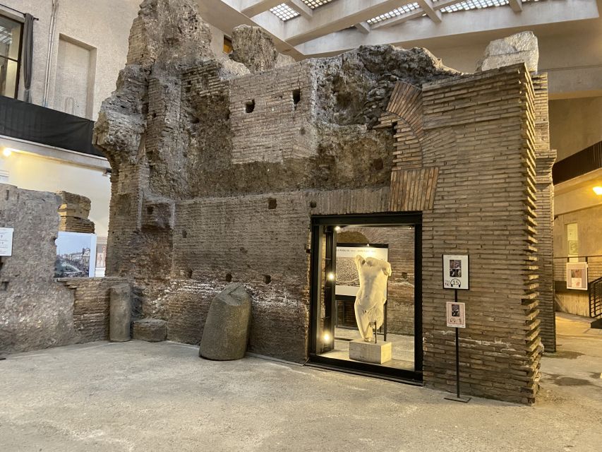 Rome:CityCenter Hidden Highlights Guided Walking Tour German - The German Guides and Tour Style