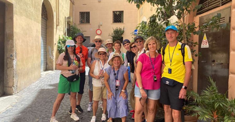 Rome:CityCenter Hidden Highlights Guided Walking Tour German - Entering the Stadium of Domitian