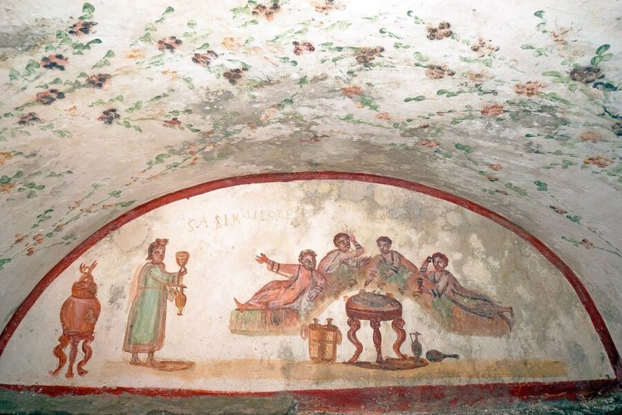 Rome: Colosseum, Ancient Rome and Catacombs Tours & Tickets - Guided tour or audio app?