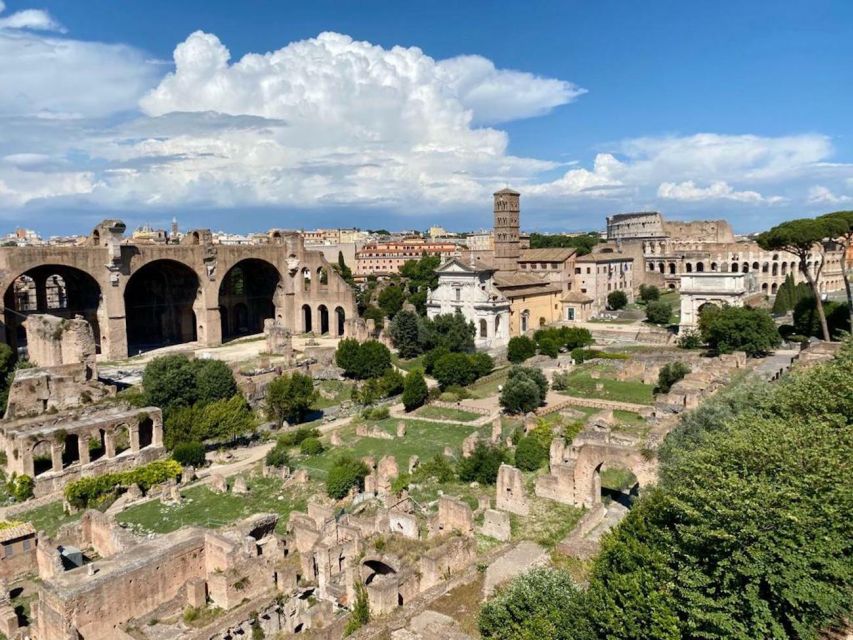 Rome: Colosseum and Roman Forum Small Group Tour in German - Is this a good tour for families?