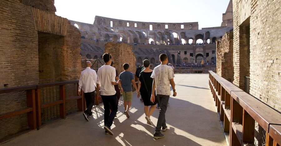 Rome: Colosseum Arena Private Tour with Ancient City - A private guide who keeps the history moving