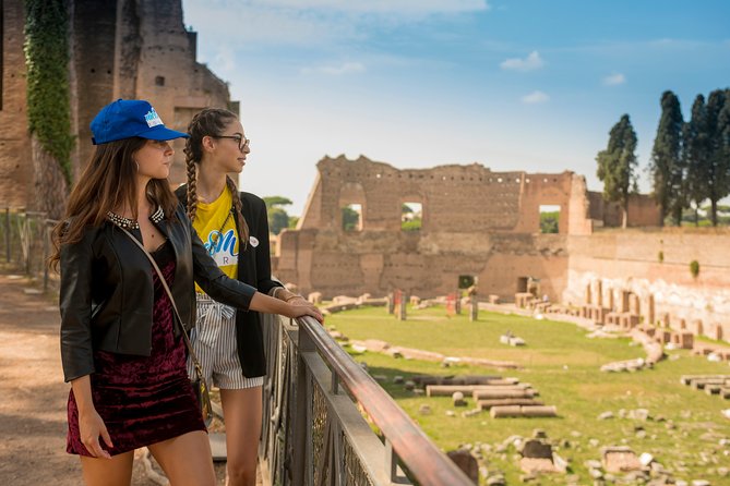 Rome: Colosseum Arena, Roman Forum & Palatine Hill Tour - Live guide or audio guide?
