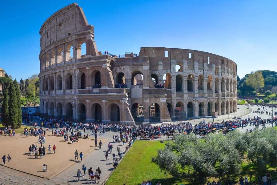 Rome: Colosseum Express Entry with Audio Guide App - Meeting the host near the Arch of Constantine