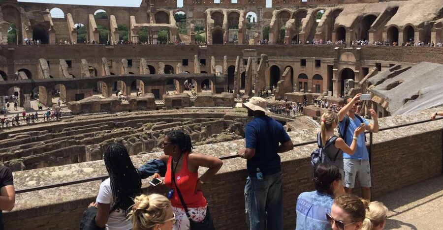 Rome: Colosseum Express Guided Tour with Arena Access Option - Why the guide makes such a difference