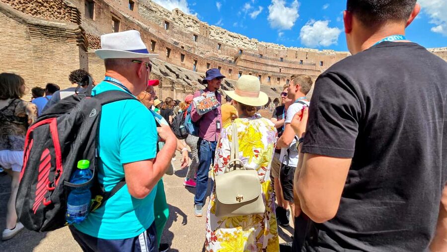 Rome: Colosseum Express Tour and Roman Forum Access - Meeting the guide near Metro Colosseo