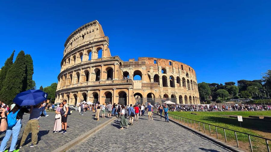 Rome: Colosseum Express Tour and Roman Forum Access - What the gladiator stories add