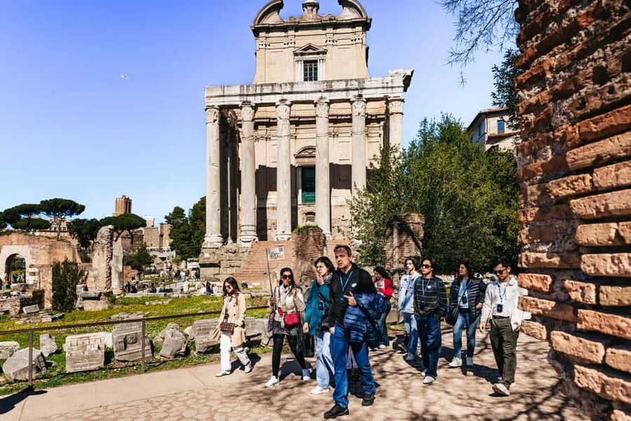 Rome: Colosseum, Forum & Palatine Hill Tour & Optional Arena - Palatine Hill connects legend with imperial power