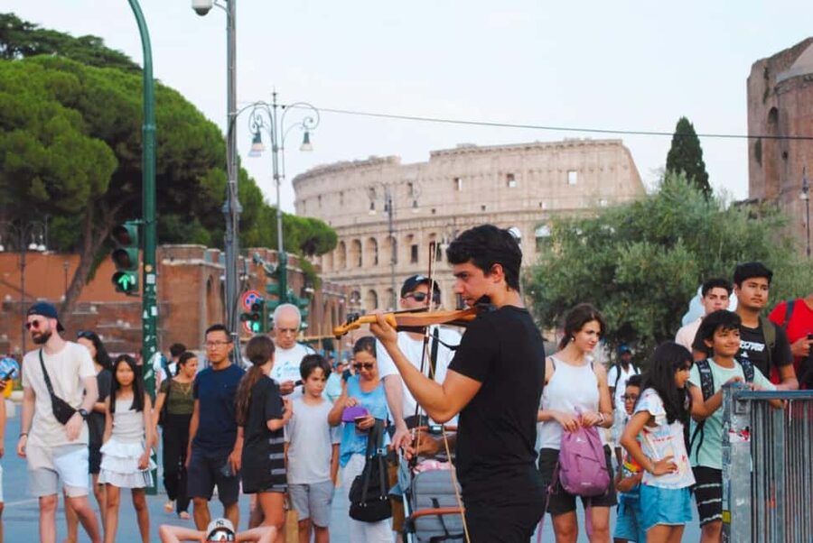 Rome: Colosseum, Forum & Palatine Hosted Entry Experience - Meeting your host and getting through the entrance