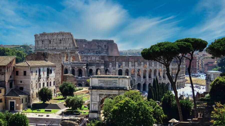 Rome: Colosseum, Forum, Palatine with Breakfast or Aperitif - A practical look at the three-hour Rome experience
