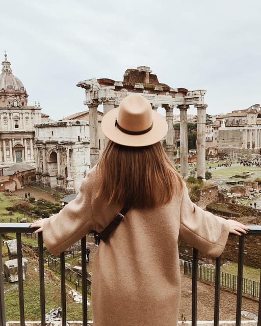 Rome: Colosseum, Forum, Palatine with Breakfast or Aperitif - The English walk to Navona, the Pantheon, and Trevi Fountain