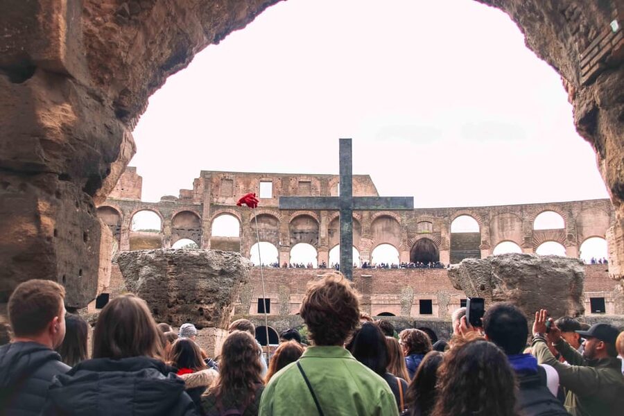 Rome: Colosseum & Forum with Audio Guide App -Optional Arena - Timing, crowds, and how long you need