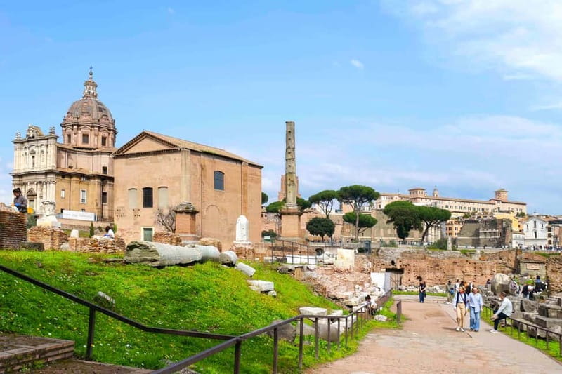 Rome: Colosseum & Forum with Audio Guide - Optional Arena - How the audio guide changes the visit