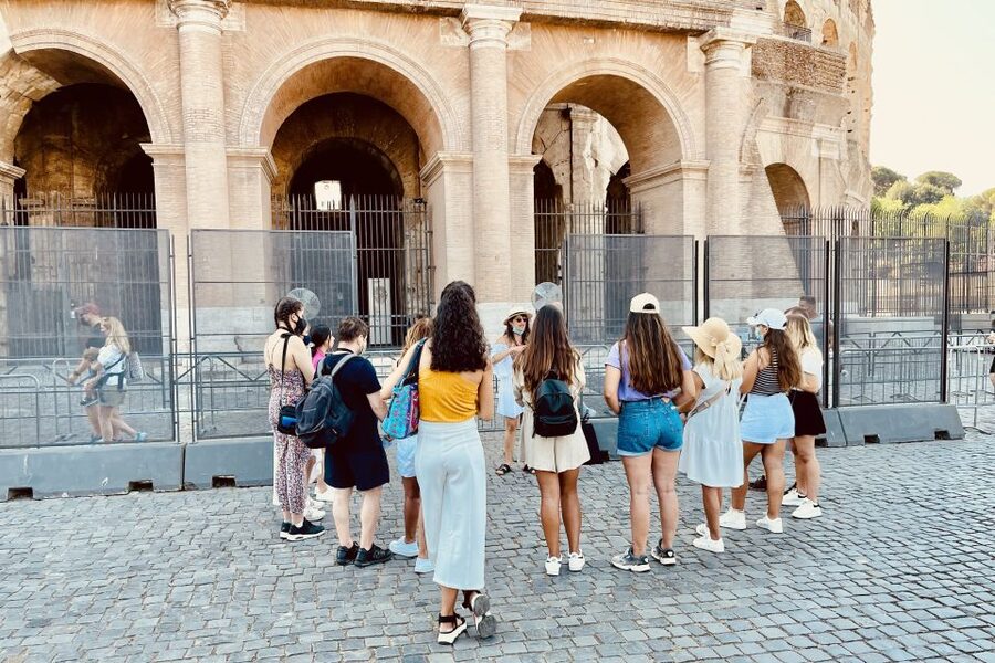 Rome: Colosseum Guided Tour with Entry Tickets - Heat, crowds, and practical comfort
