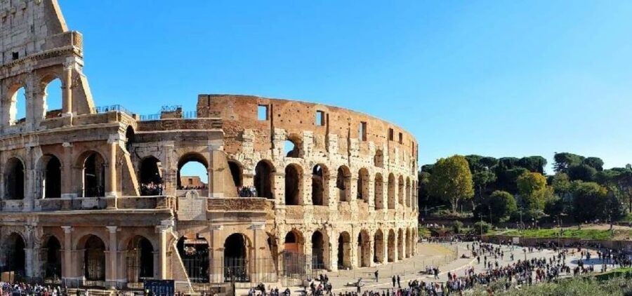Rome: Colosseum Guided Tour with Forum Entry Experience - Entering the Colosseum with a skip-the-ticket-line ticket