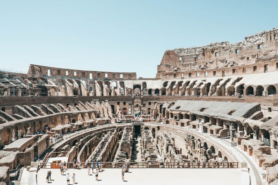 Rome: Colosseum, Palatine Hill and Roman Forum Guider Tour - Palatine Hill and the world of Rome’s elite