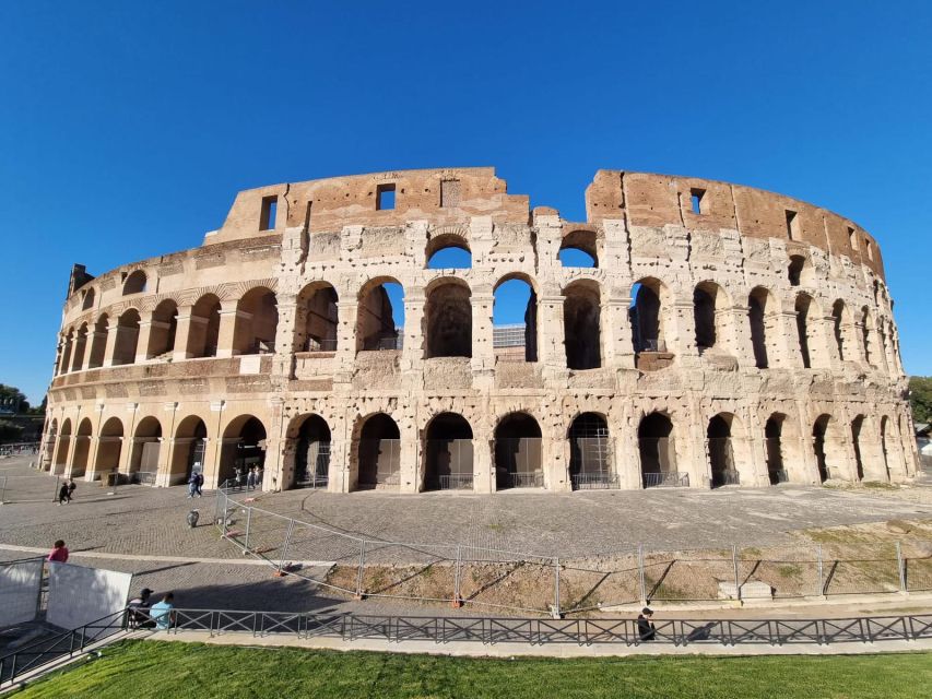 Rome: Colosseum, Palatine Hill and Roman Forum Guider Tour - Meeting at the Colosseo Metro Station