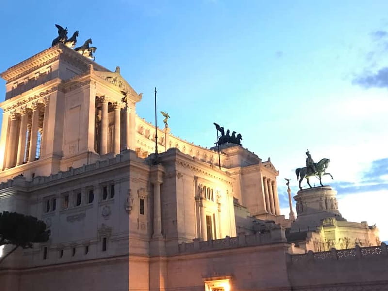 Rome: Colosseum, Roman Forum and Palatine Hill & Audioguide - Walking through the Roman Forum