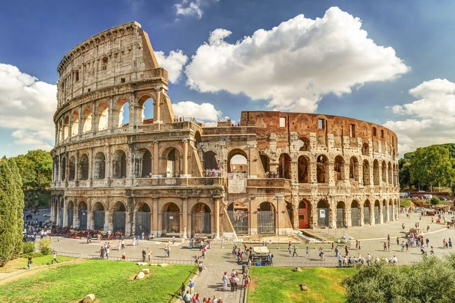 Rome: Colosseum, Roman Forum, and Palatine Hill Tour - Walking across Palatine Hill