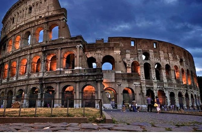 Rome: Colosseum, Roman Forum & Trajan's Market Exterior Tour - Trajan’s Column and Markets