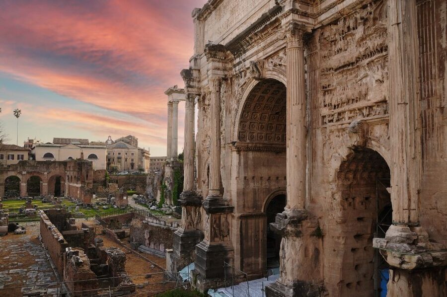 Rome: Colosseum, Roman Forum & Trajan's Market Exterior Tour - Who should book this tour?