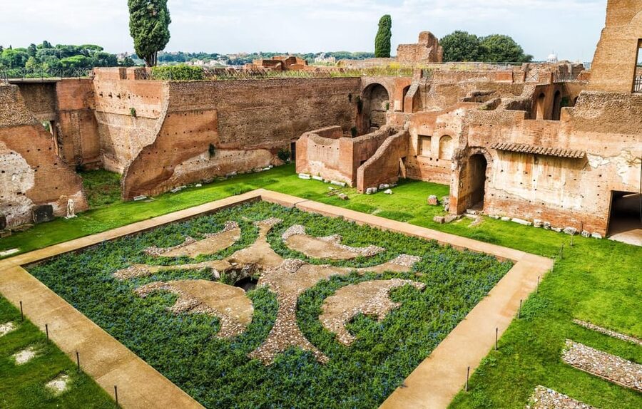 Rome: Colosseum Tour with Gladiator's Arena Option and Forum - Guided group or digital audioguide?