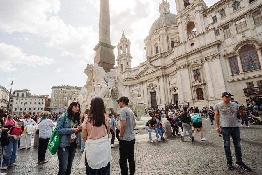 Rome: Colosseum, Vatican Museums & Historic Center in a Day - Walking, clothing, and the real physical effort
