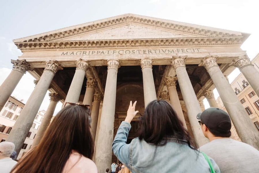 Rome: Colosseum, Vatican Museums & Historic Center in a Day - The guides make the difference