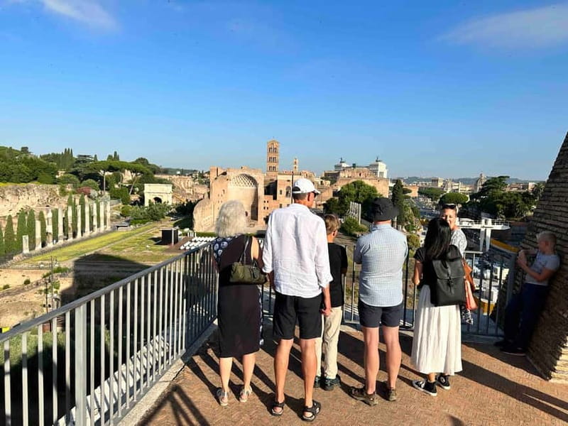 Rome: Colosseum VIP Top Floor 7 Pax Tour - Meeting your guide near the Colosseum Metro stop