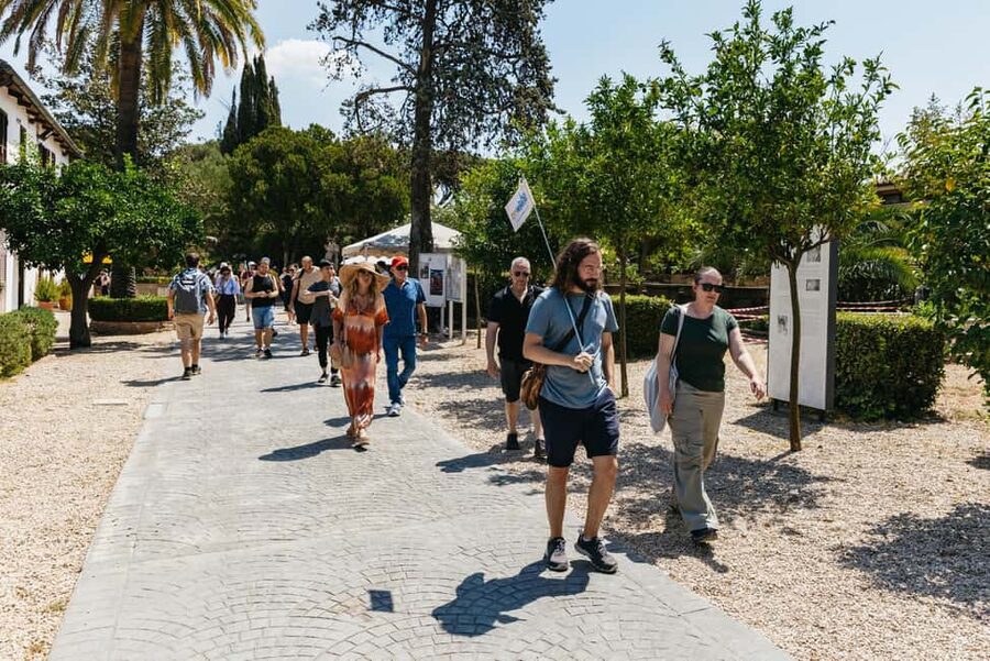 Rome: Crypts and Catacombs Underground Tour with Transfers - Guides, pace, and the feel of the tour