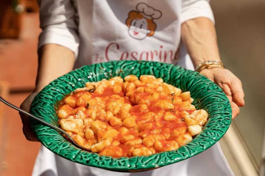 Rome: Dining Experience at a Local's Home - Arriving at a private Roman home