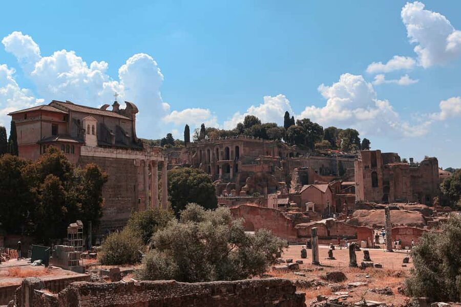 Rome: Domus Aurea Guided Tour and Virtual Reality Experience - Which language and guide option should you choose?