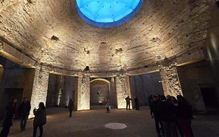 Rome: Domus Aurea Tour with Virtual Reality Experience - Walking through 30 frescoed halls