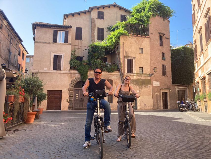 Rome: E-Bicycle Tour - The alternative route: Colosseum, Circus Maximus, and Aventine Hill