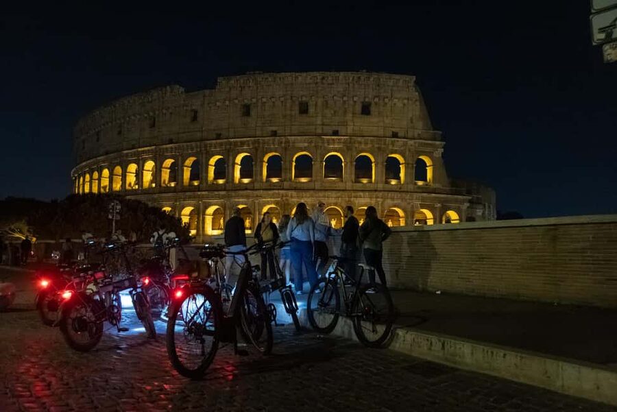 Rome: E-Bike Night Tour with Food and Wine Tasting - Santa Maria Maggiore and the climb to Capitoline Hill