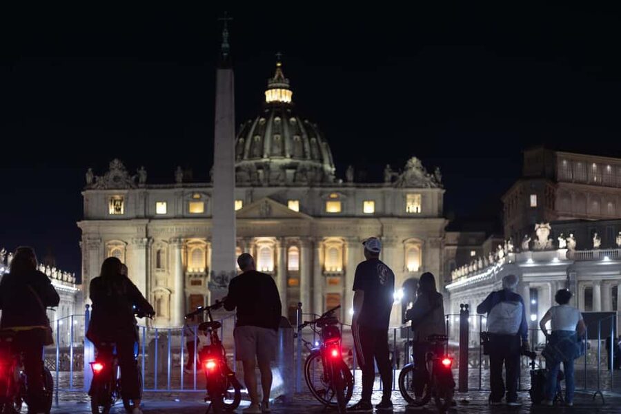 Rome: E-Bike Night Tour with Food and Wine Tasting - Starting at Via Antonio Rosmini