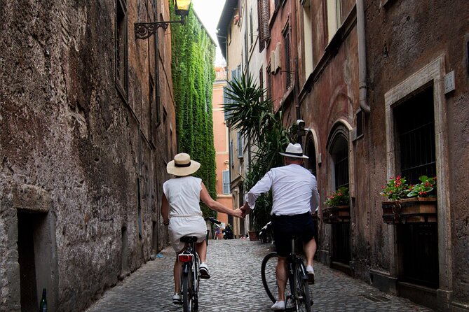 Rome : E-Bike on the Tiber, Family Tour (95% Cycle Path) - Tiber Island, a quiet pause in the city