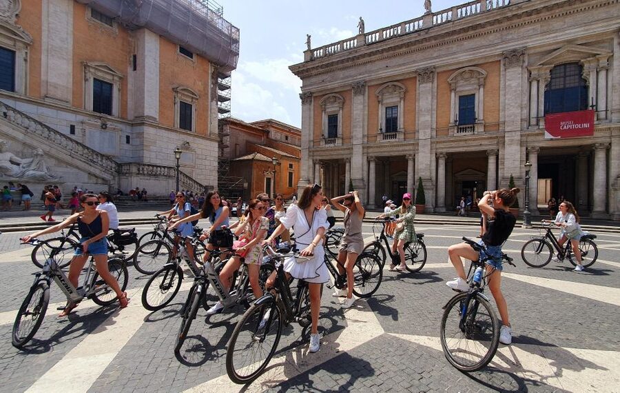 Rome: E-Bike Rental with Audio Guide - Riding with the app instead of a guide