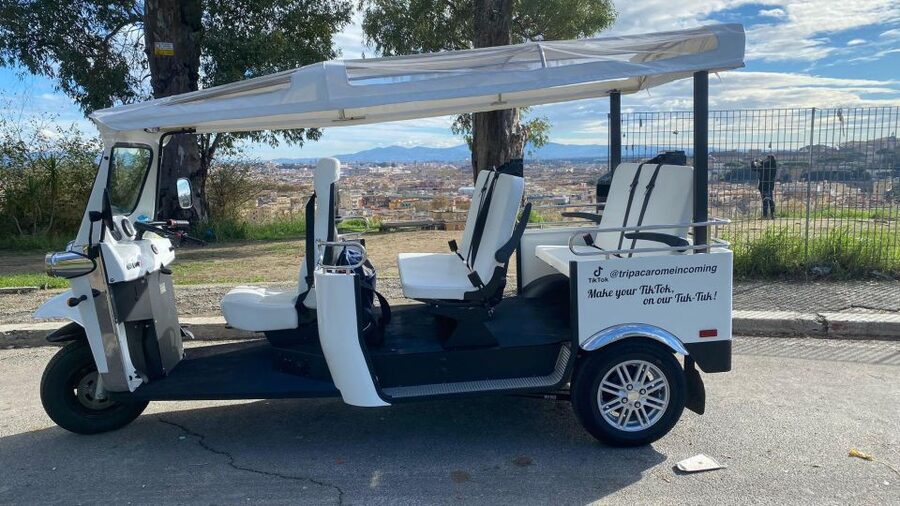 Rome E-Tuk Private Tours - Piazza del Popolo and Via Veneto